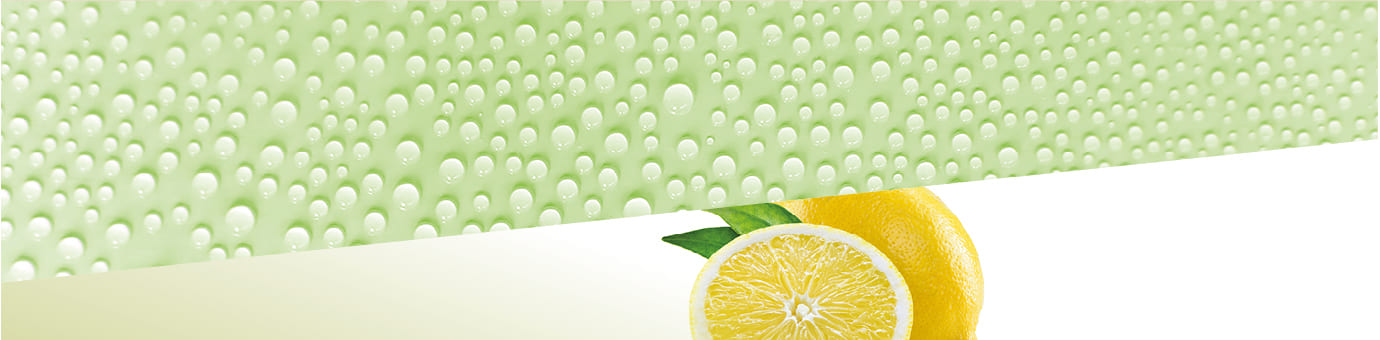 Wassertropfen und Zitrone
